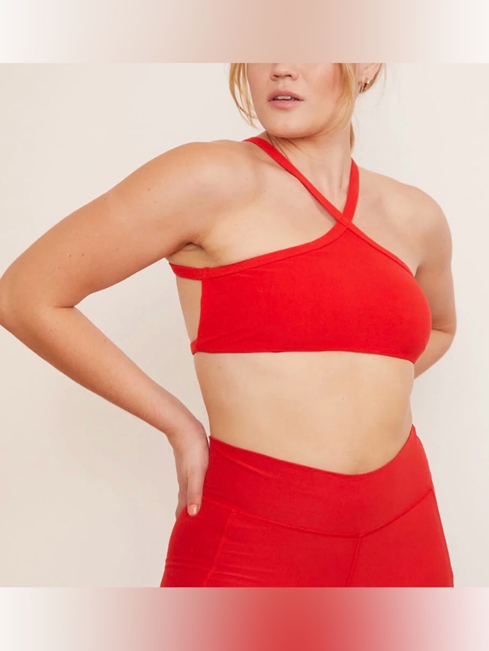 Wolven Cayenne red Pyramid sports bra Top M